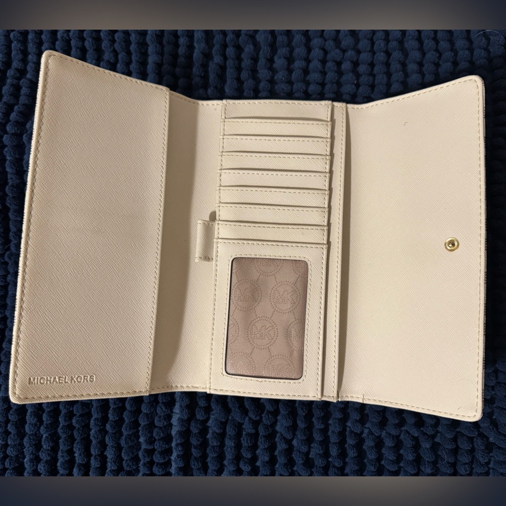 Michael Kors Cream Wallet with Gold Accents - Picture 6 of 10